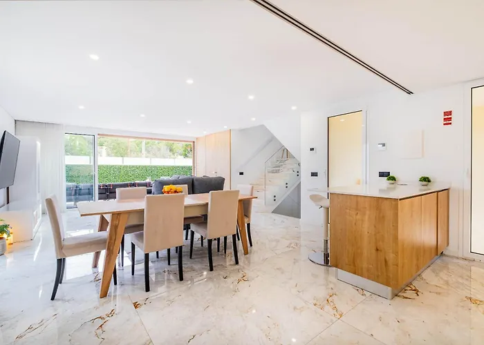 Villa Two Luxury With Private Pools Near Old Town Albufeira