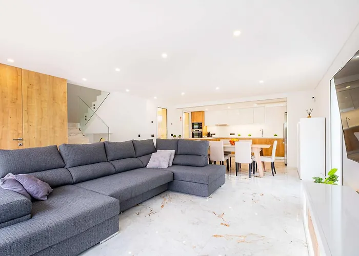 Villa Two Luxury With Private Pools Near Old Town Albufeira