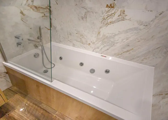 Two Luxury With Private Pools Near Old Town