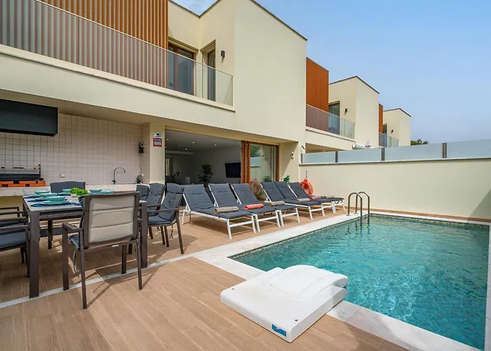 Villa Two Luxury With Private Pools Near Old Town Albufeira