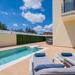 빌라 Two Luxury With Private Pools Near Old Town *
