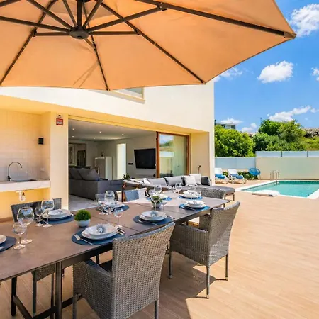 Two Luxury With Private Pools Near Old Town Villa