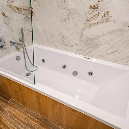 Two Luxury With Private Pools Near Old Town 빌라