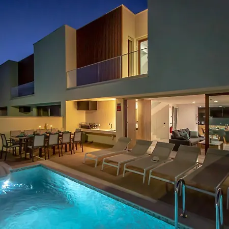 Two Luxury With Private Pools Near Old Town 빌라