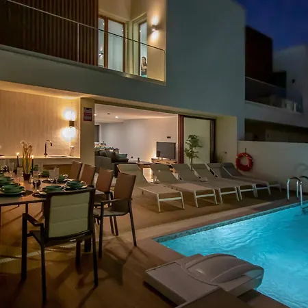 Two Luxury With Private Pools Near Old Town *